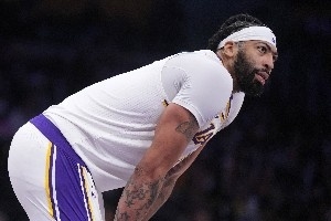 湖人队史有哪些50+先生？詹眉在列 科比砍下23次 小里先于077上榜