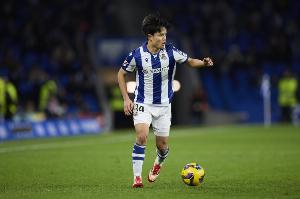 科贝电台：久保建英因脚踝伤势连续3场缺席，能否出战毕巴也存疑