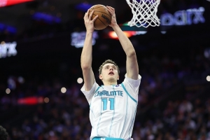 这TM次轮秀？卡尔克布伦纳半场6中6 拿下13分4板1断1帽&0失误