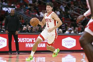 被追着打！谢泼德首节2中0未得分 仅拿到3篮板